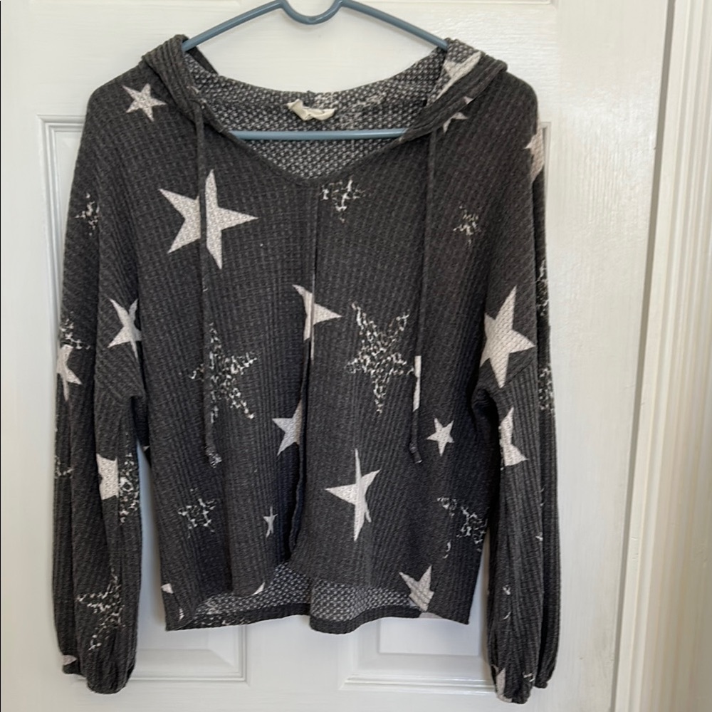 Ember Gray and White sweatshirt with stars, small